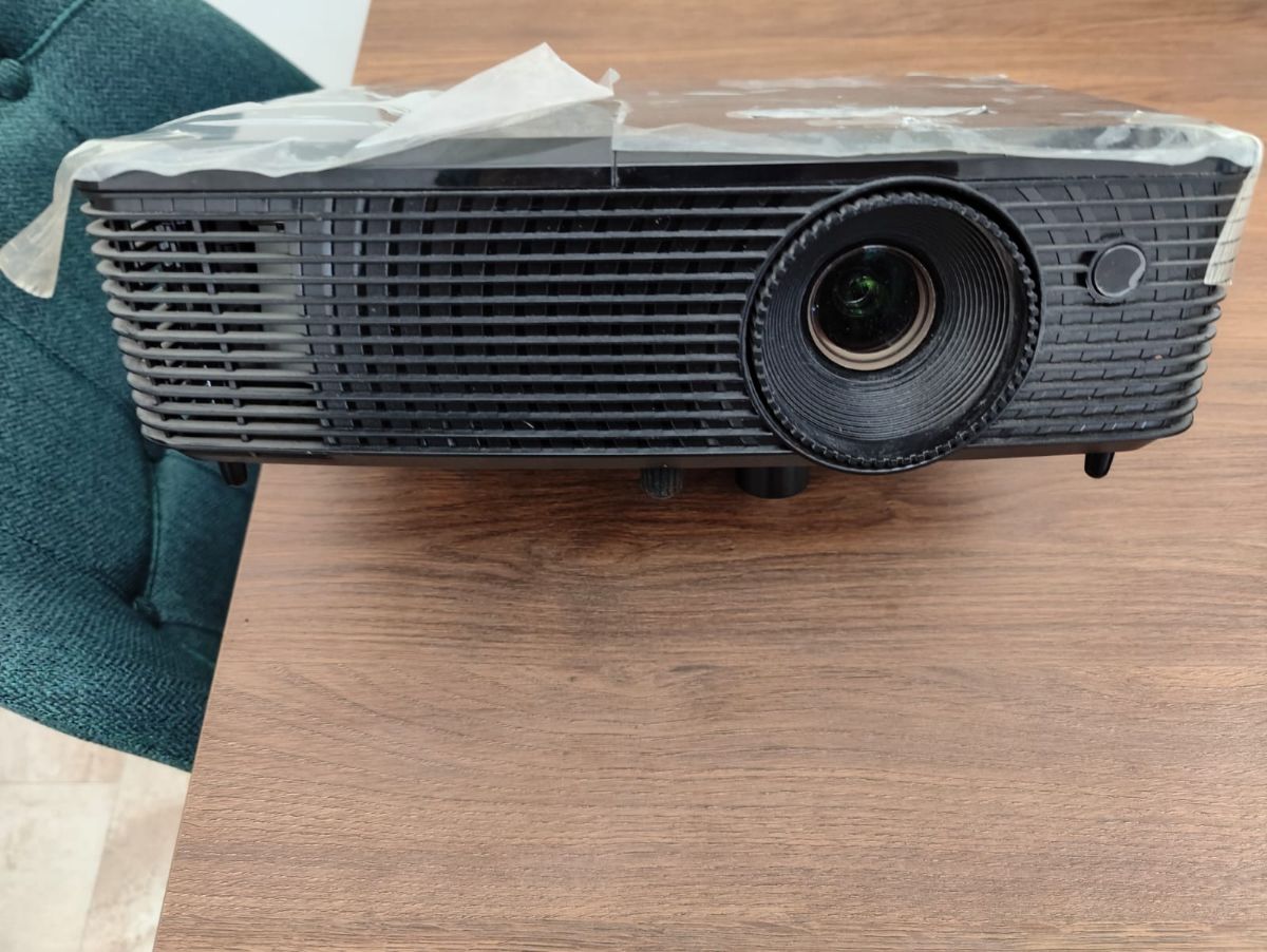 Optoma hd146x projector - Image 1