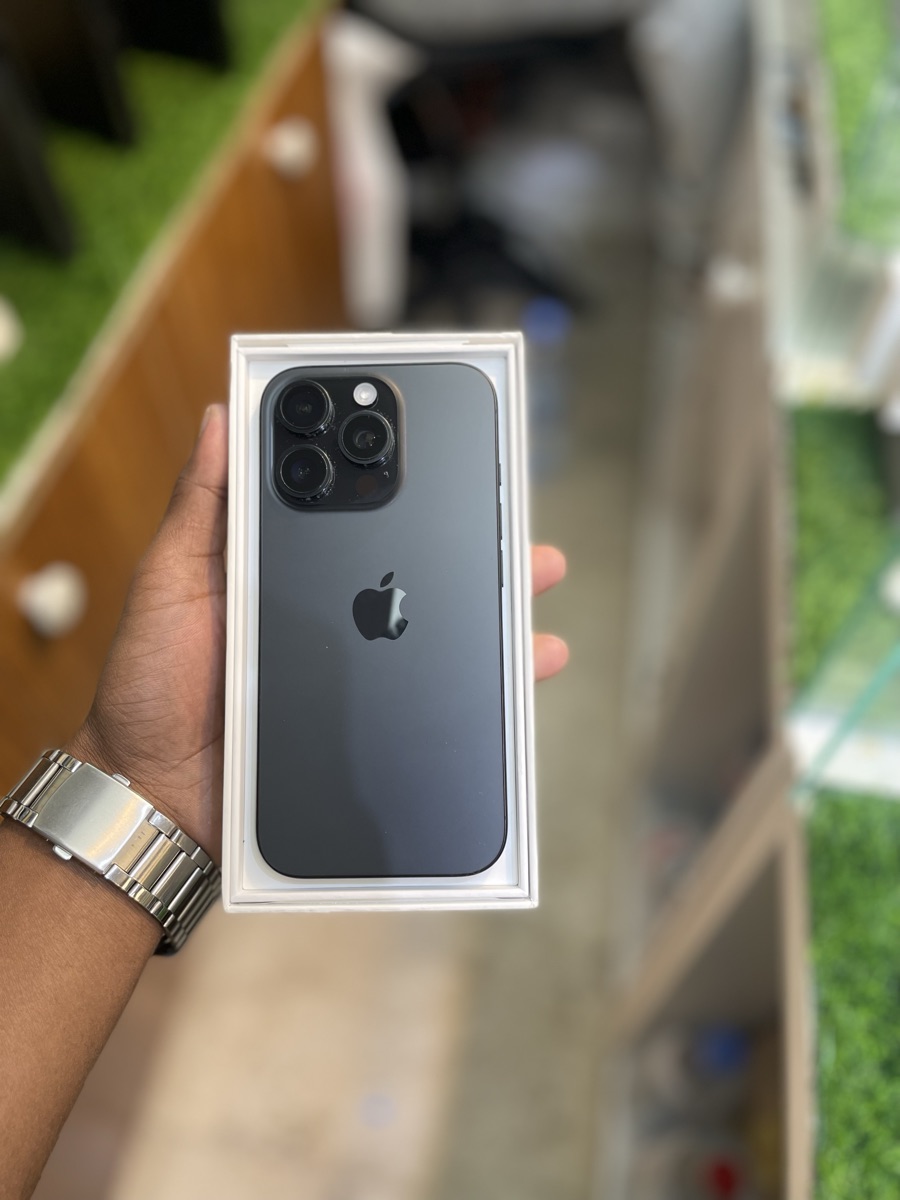 iPhone 16 pro - Image 1