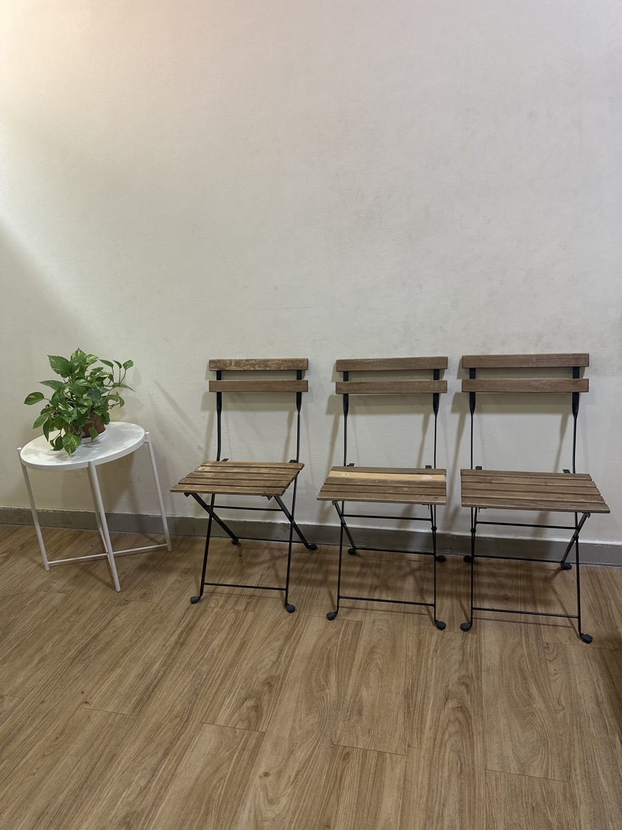 Foldable chairs for indoor or beach and garden - Image 1