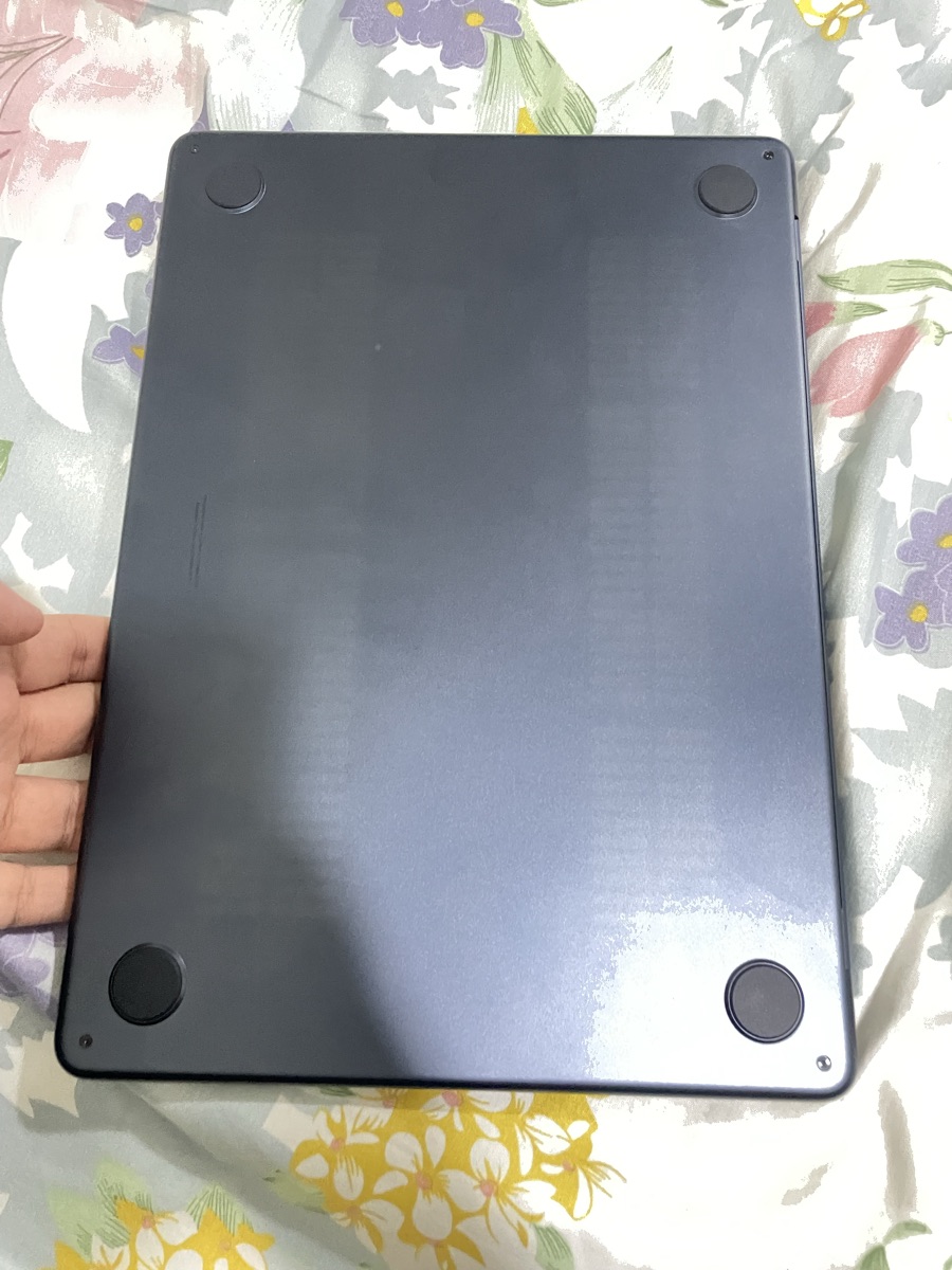 MacBook AIR 13inch with M3 2025 - Image 4
