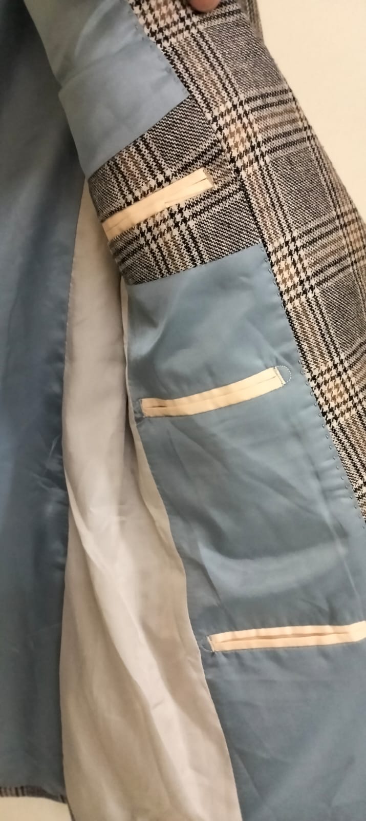 Gucci Women’s Wool Blazer - Image 4