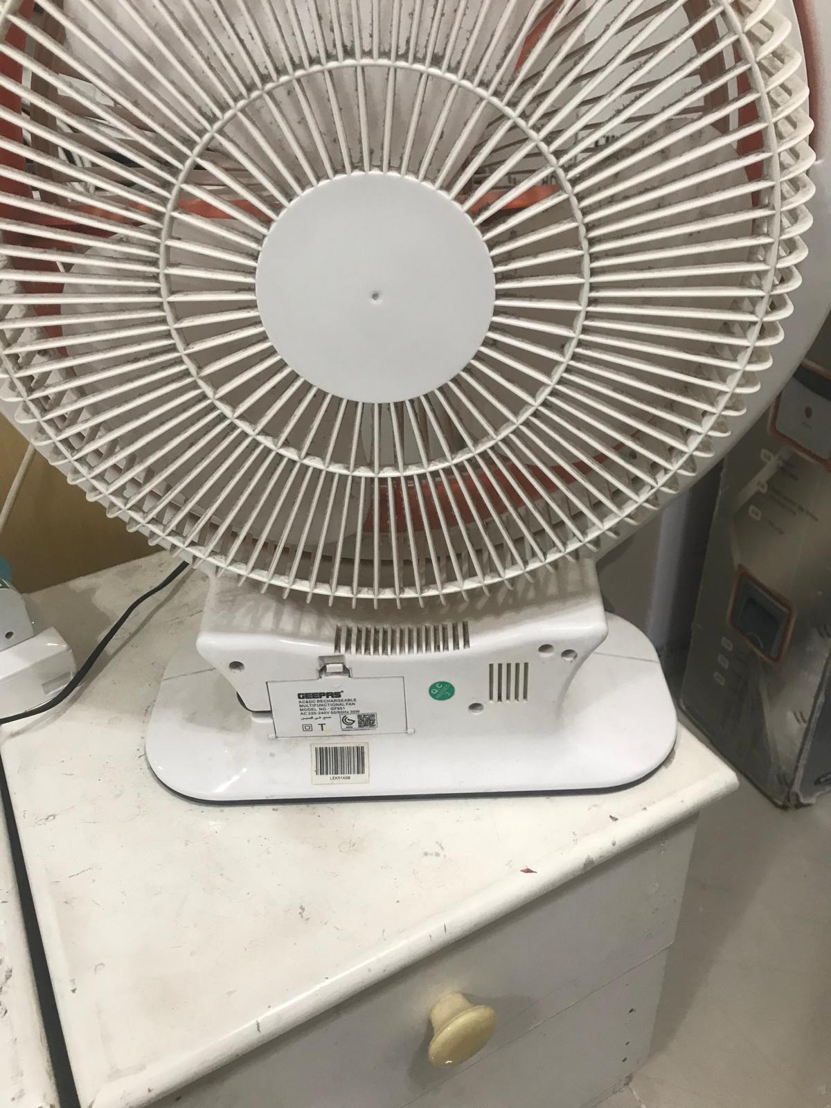 Small Fan GF951 Geepas - Image 2