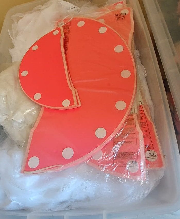 FOR SALE - DECOR ITEM SETS (NEW) & FLOWERS (USED) AS PER THE PICTURE - Image 8