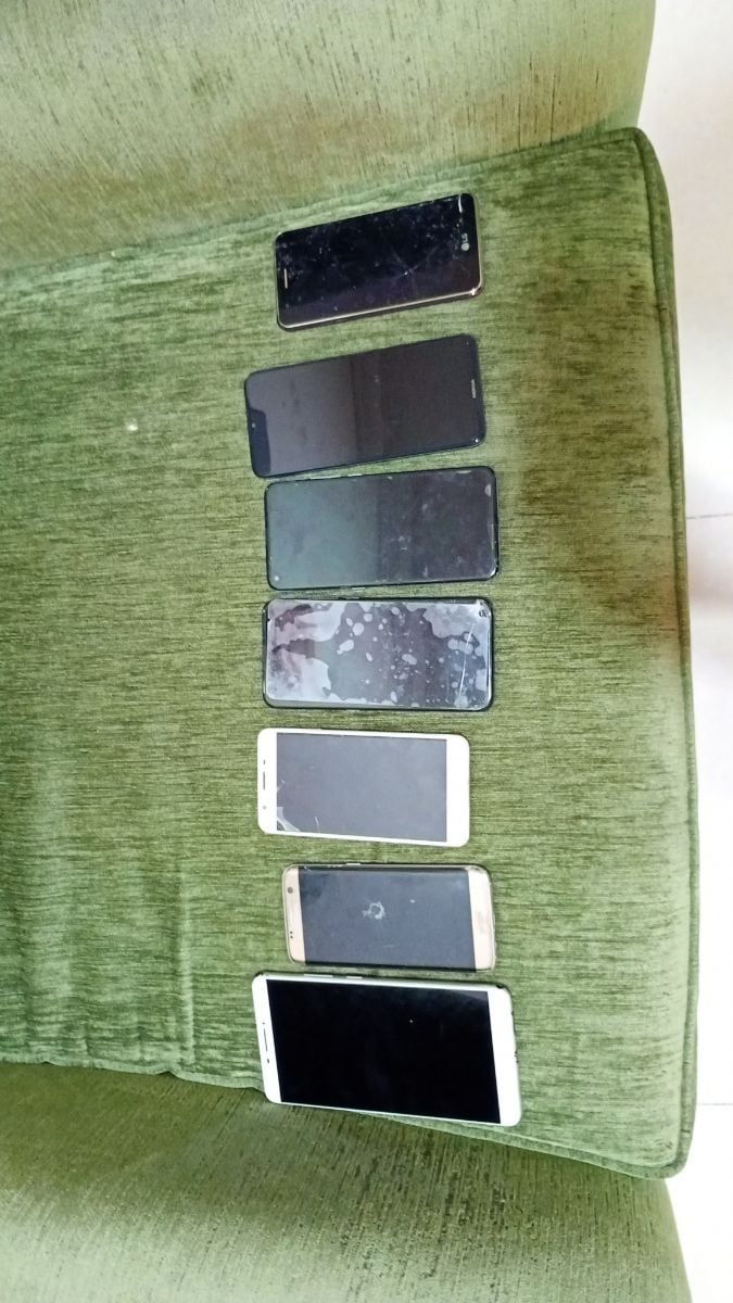 Used but not working various mobile phones for parts - Image 9