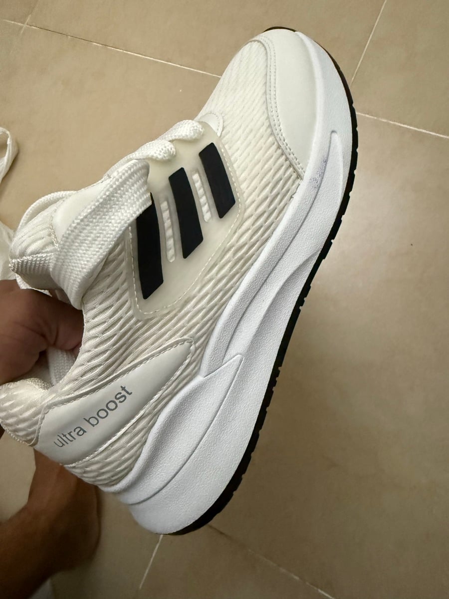 Adidas white 42 - Image 2