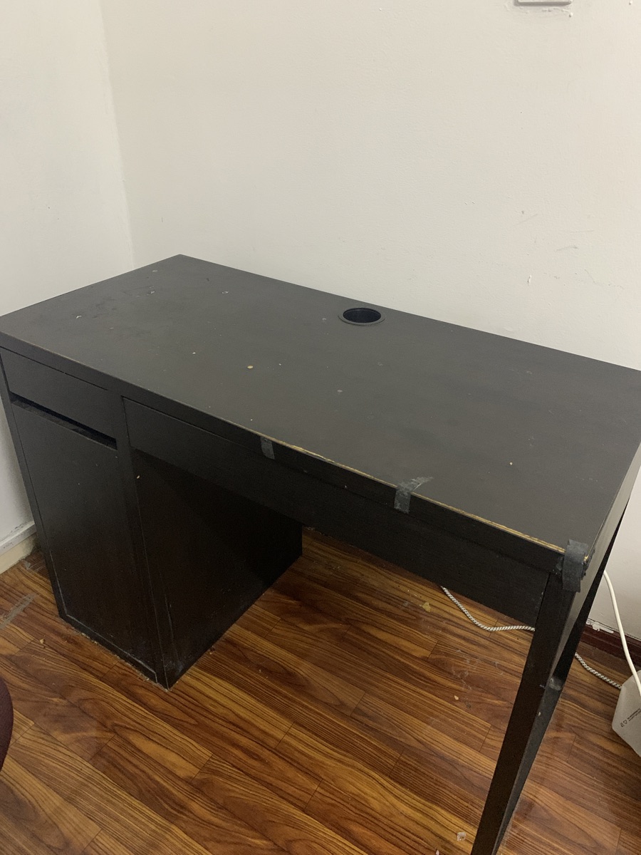 Chair and table - Image 2