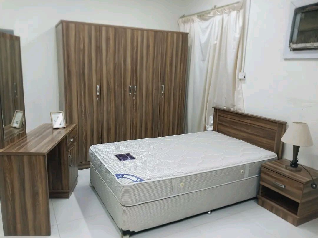 Qatar Airways furniture available - Image 13
