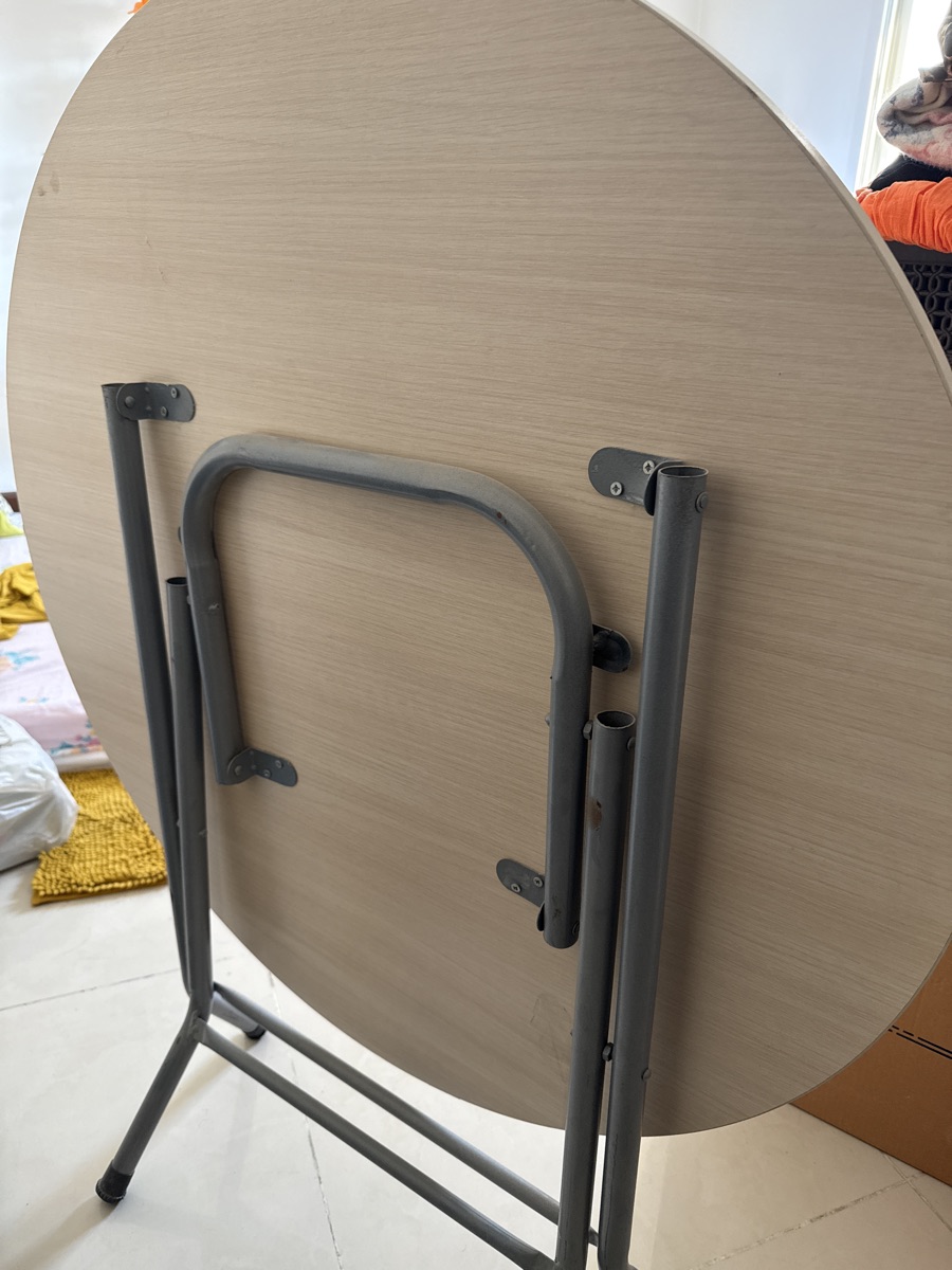 Foldable table - negotiable - Image 3
