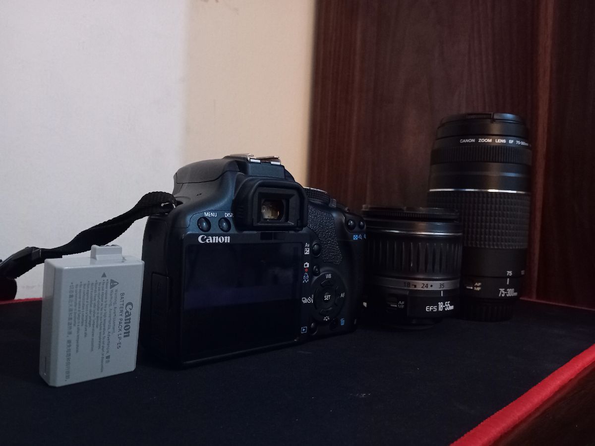 Canon EOS 500D DSLR -  Two lenses | No charger / Clean conditionz - Image 2