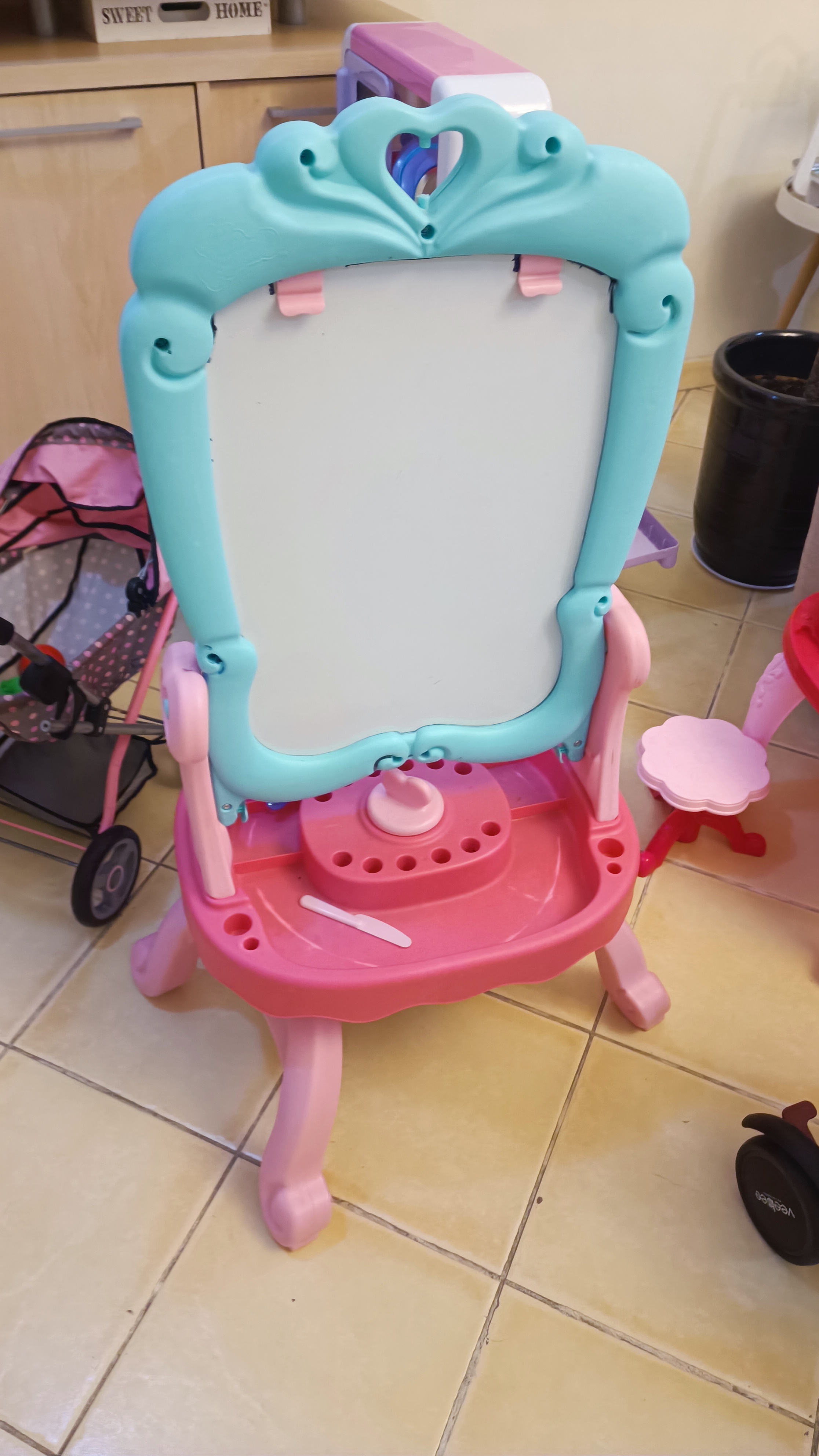 Kids kitchen and mirror and board - Image 8