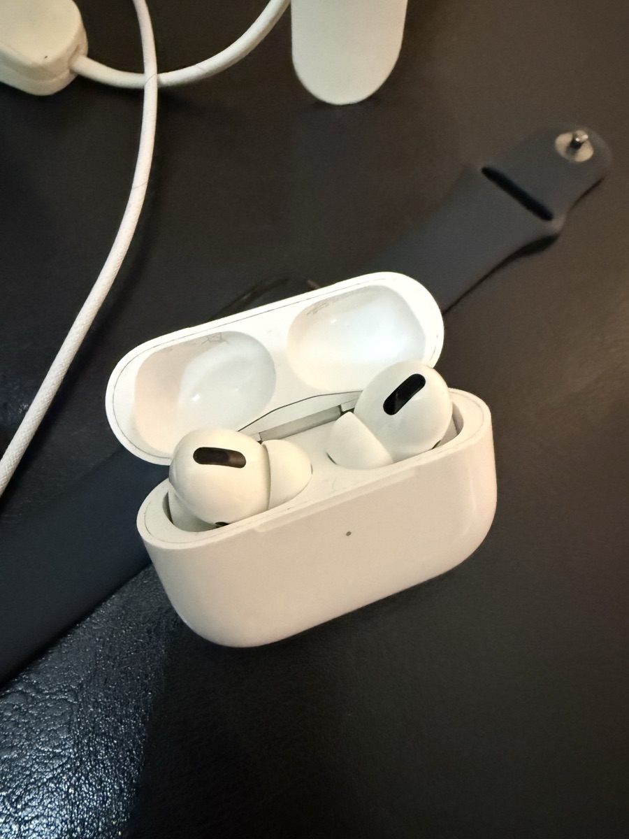 Apple airpod - Image 2