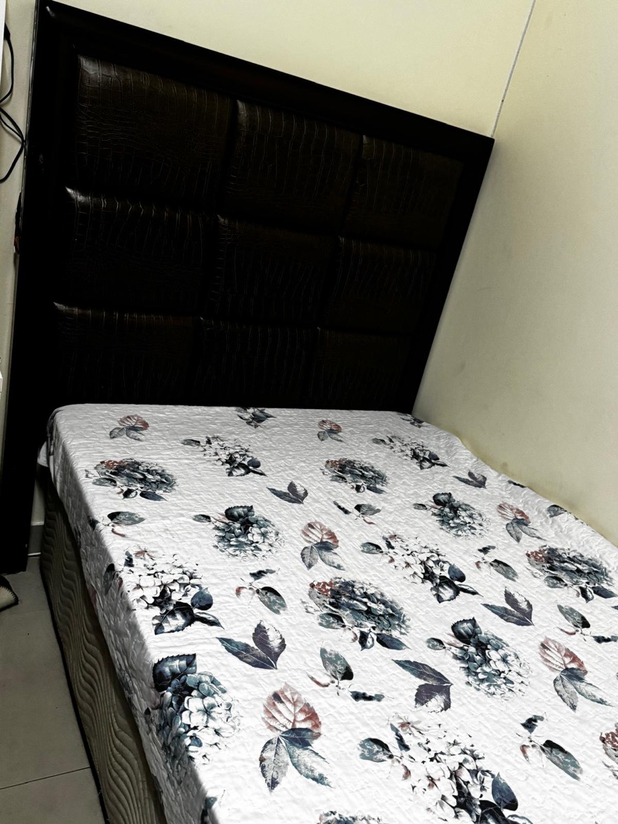 Single Bed with Mattress - Old airport - Image 2