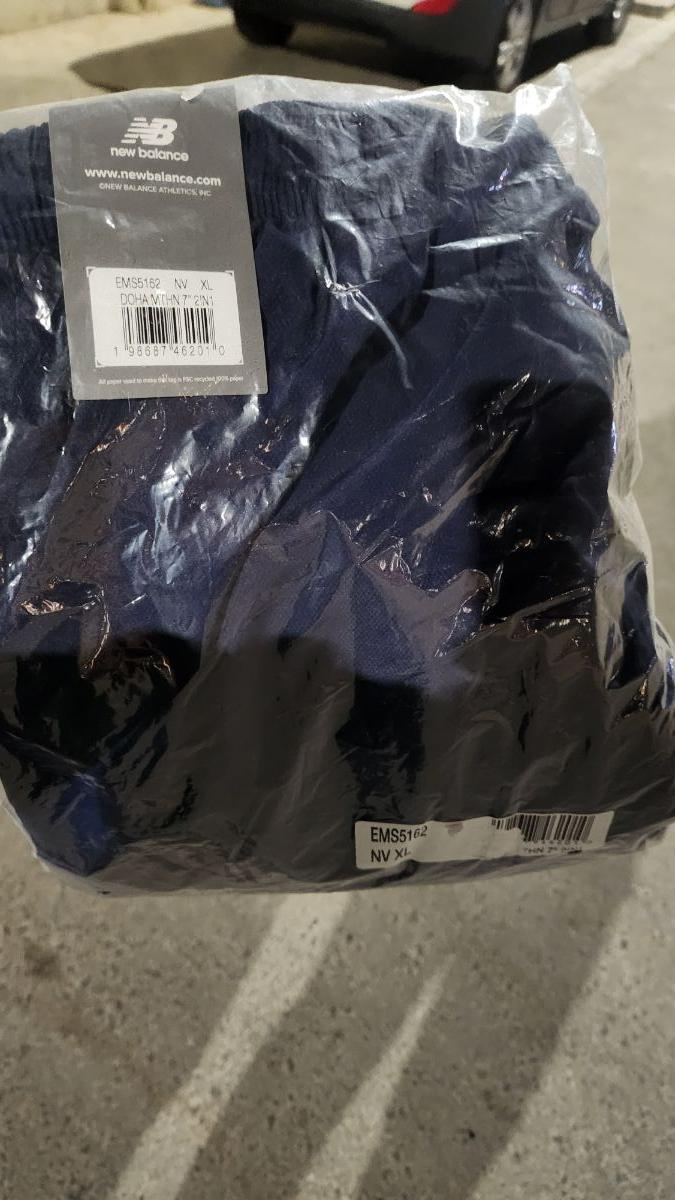 Running Shorts New Balance brand new - Image 4