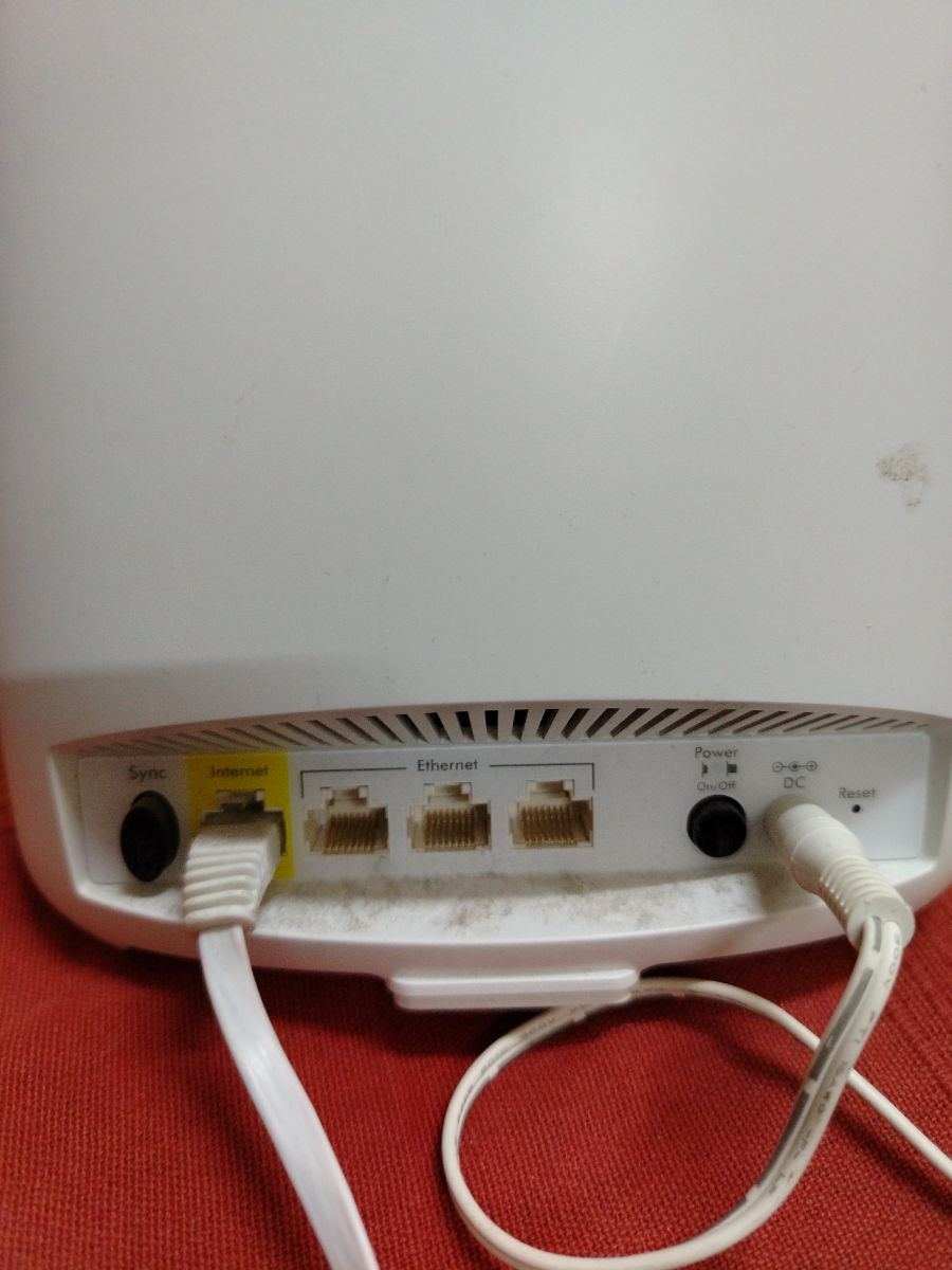 NETGEAR Orbi Router RBR50v2 - Image 1
