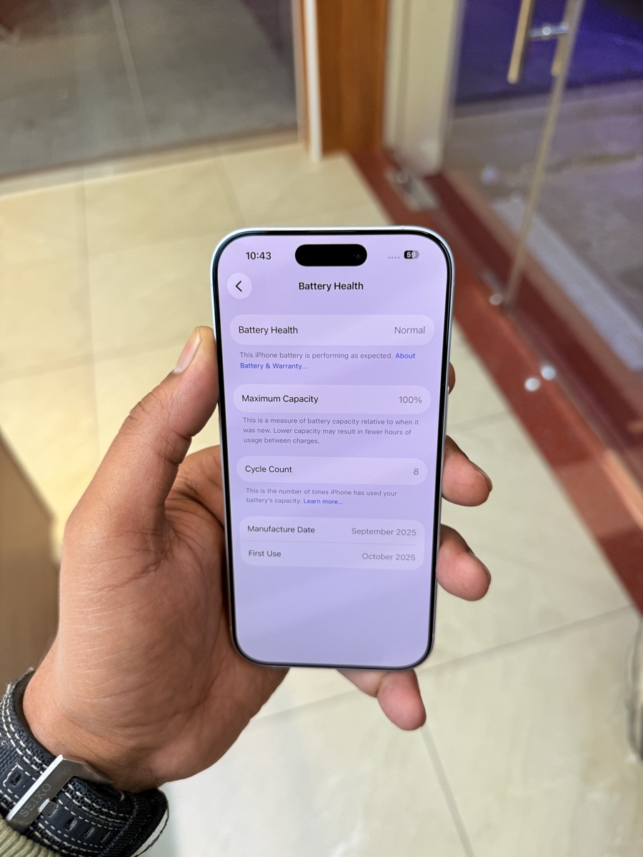 iPhone 17 white 256gb - Image 3