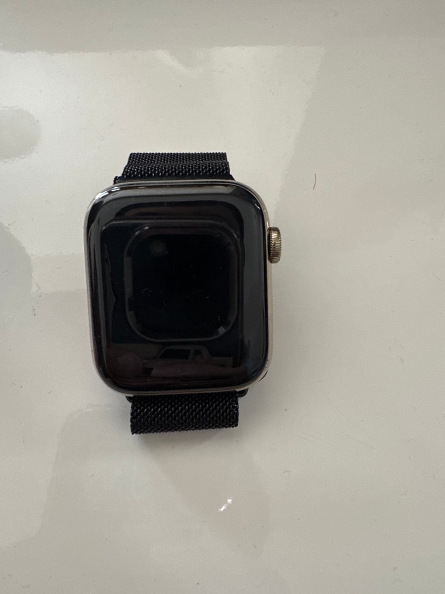 Apple Watch Series 6 gold color - Image 2