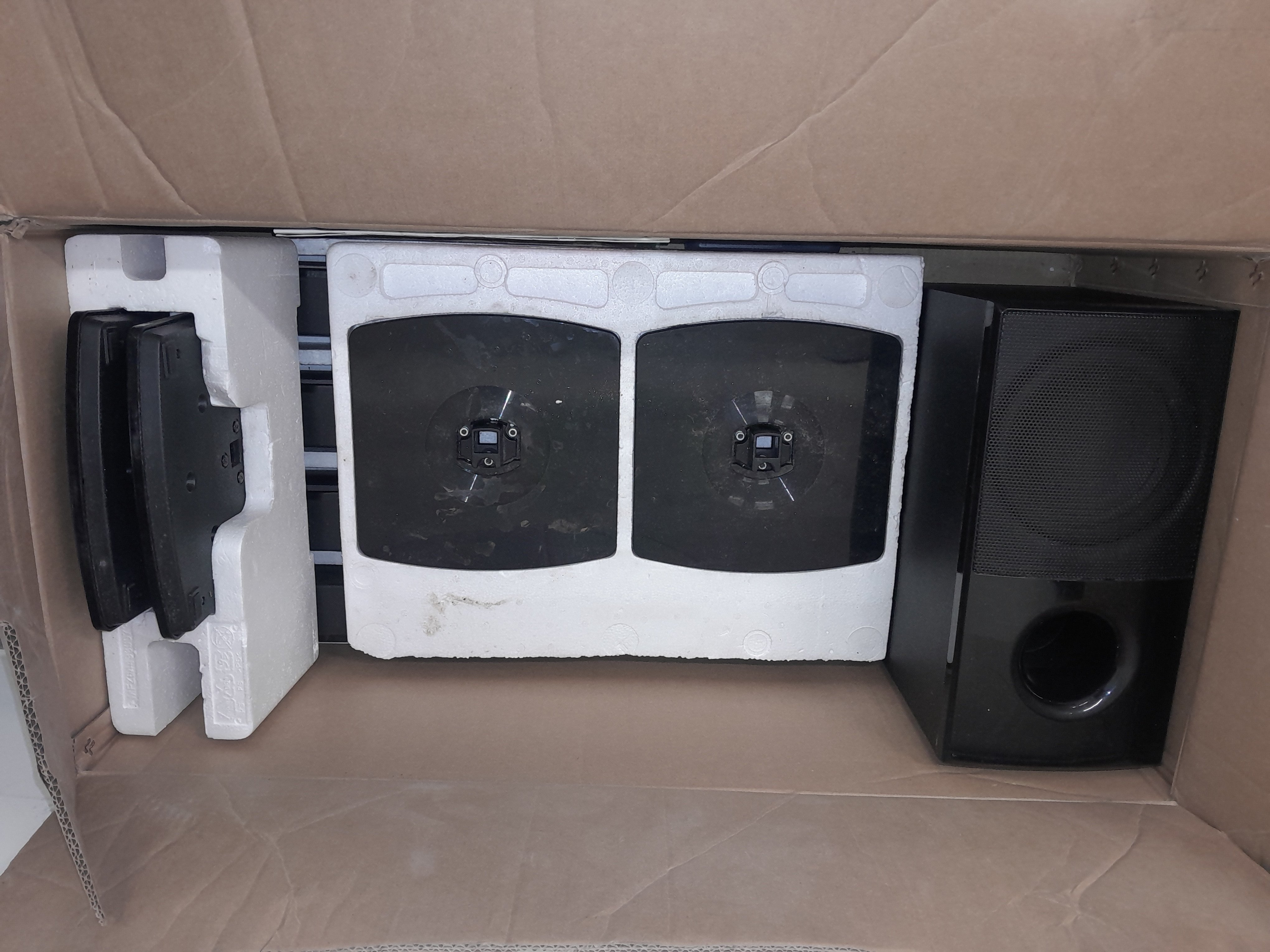 LG DVD Home Theater - Image 4