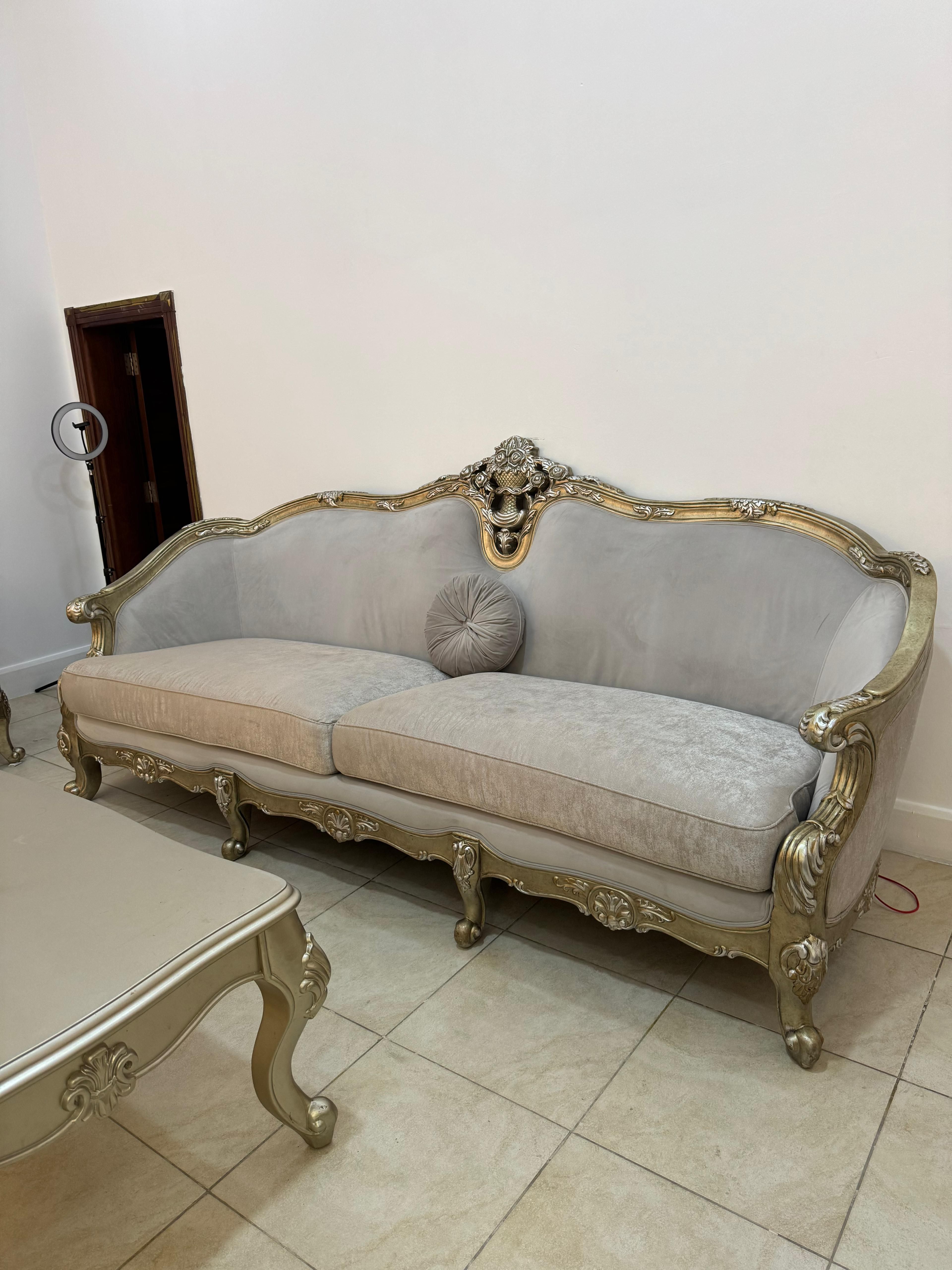 Sofa set 9 seater (4+3+1+1) with free tables - Image 2