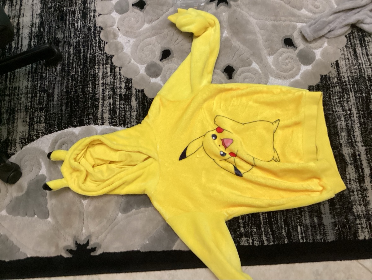 Pikachu Jumper 8-10 age Unisex - Image 1