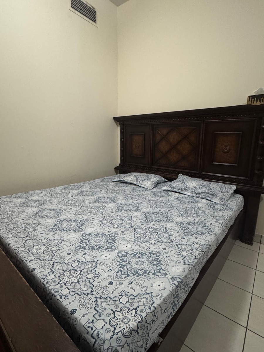 King size bed with mattress - Image 6