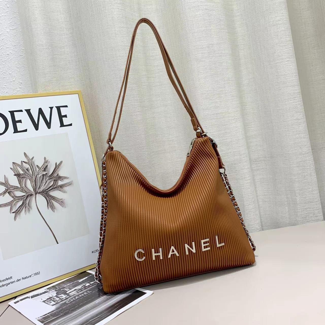 premium quality chanel ladies bag - Image 7
