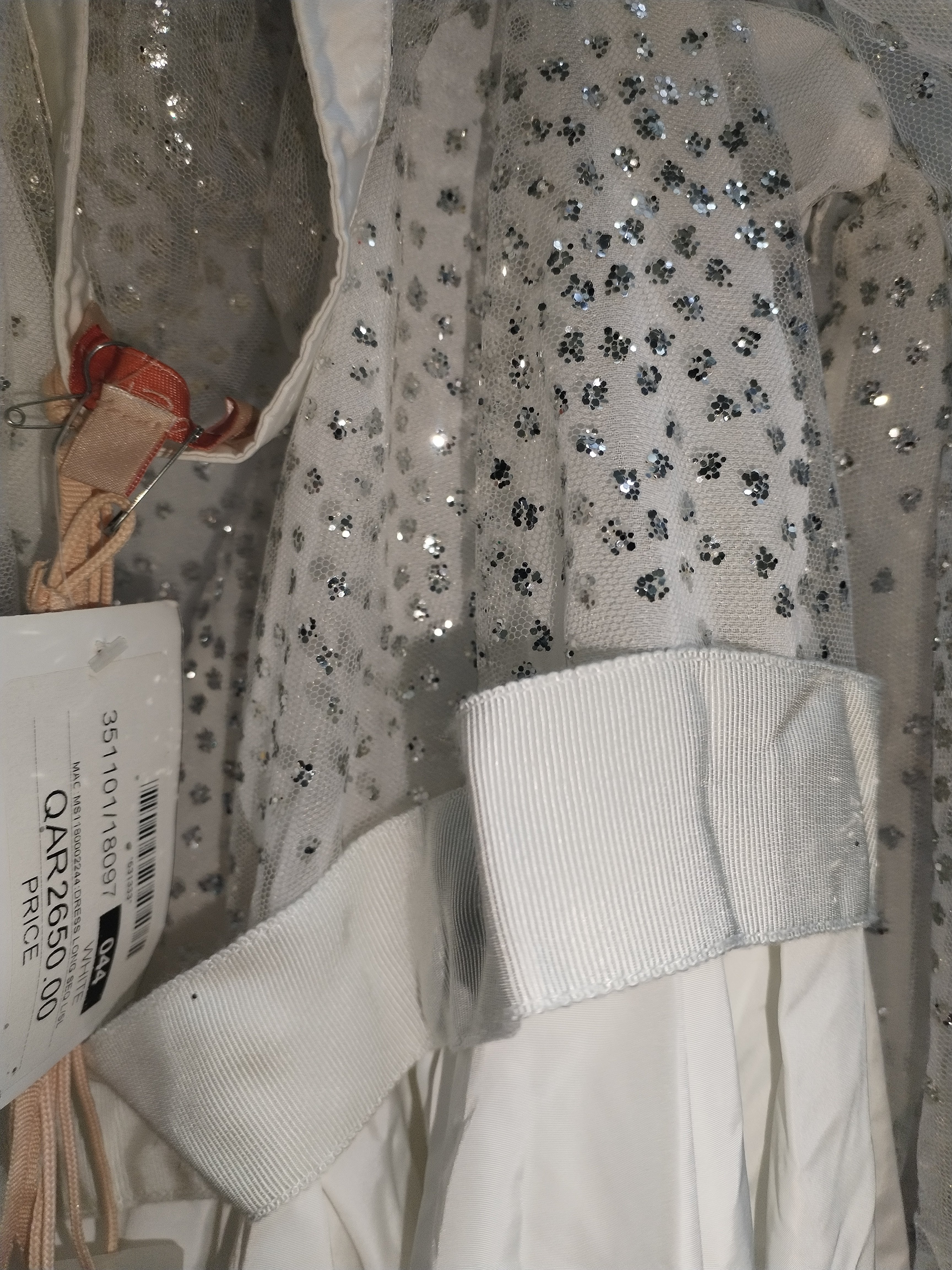 brand wedding dress original price 2650qr. Discount price 699.qr  - Image 2