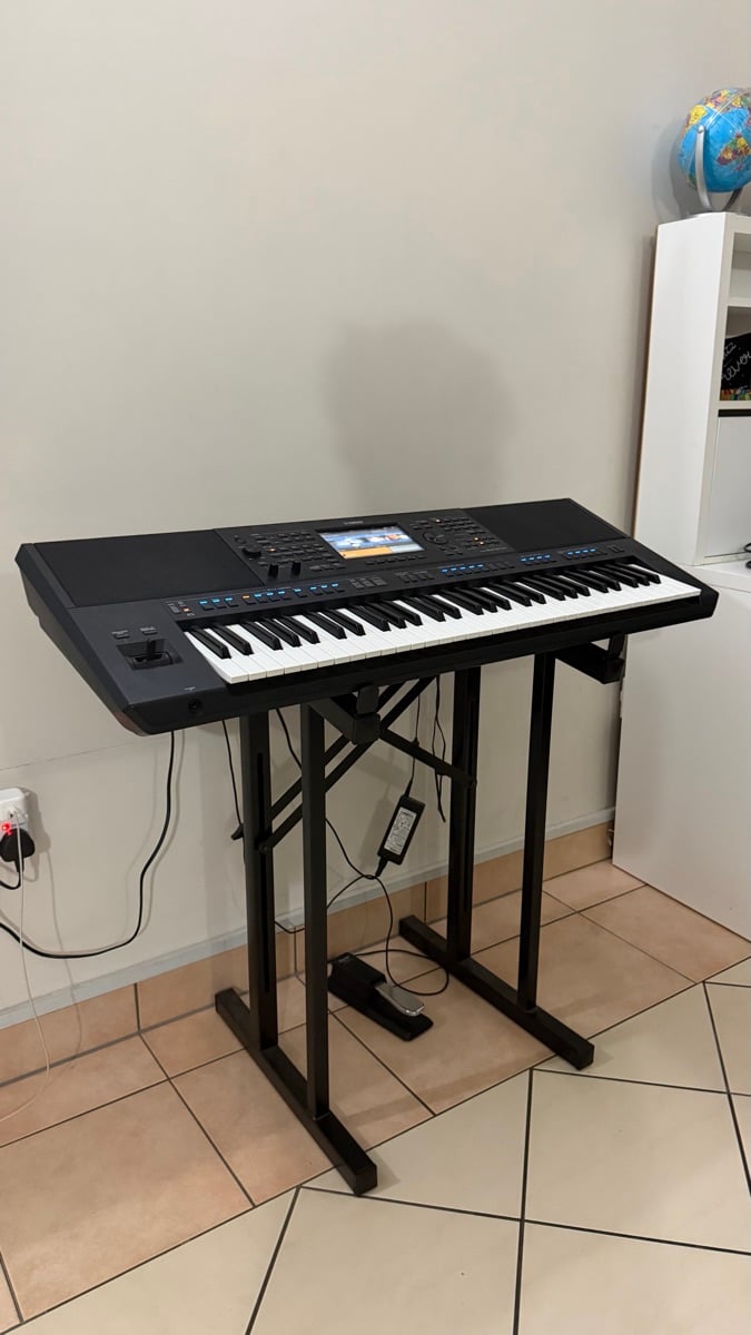 YAMAHA PSR-SX900 (Bag, Keyboard stand, Sustain pedal included) - Image 5