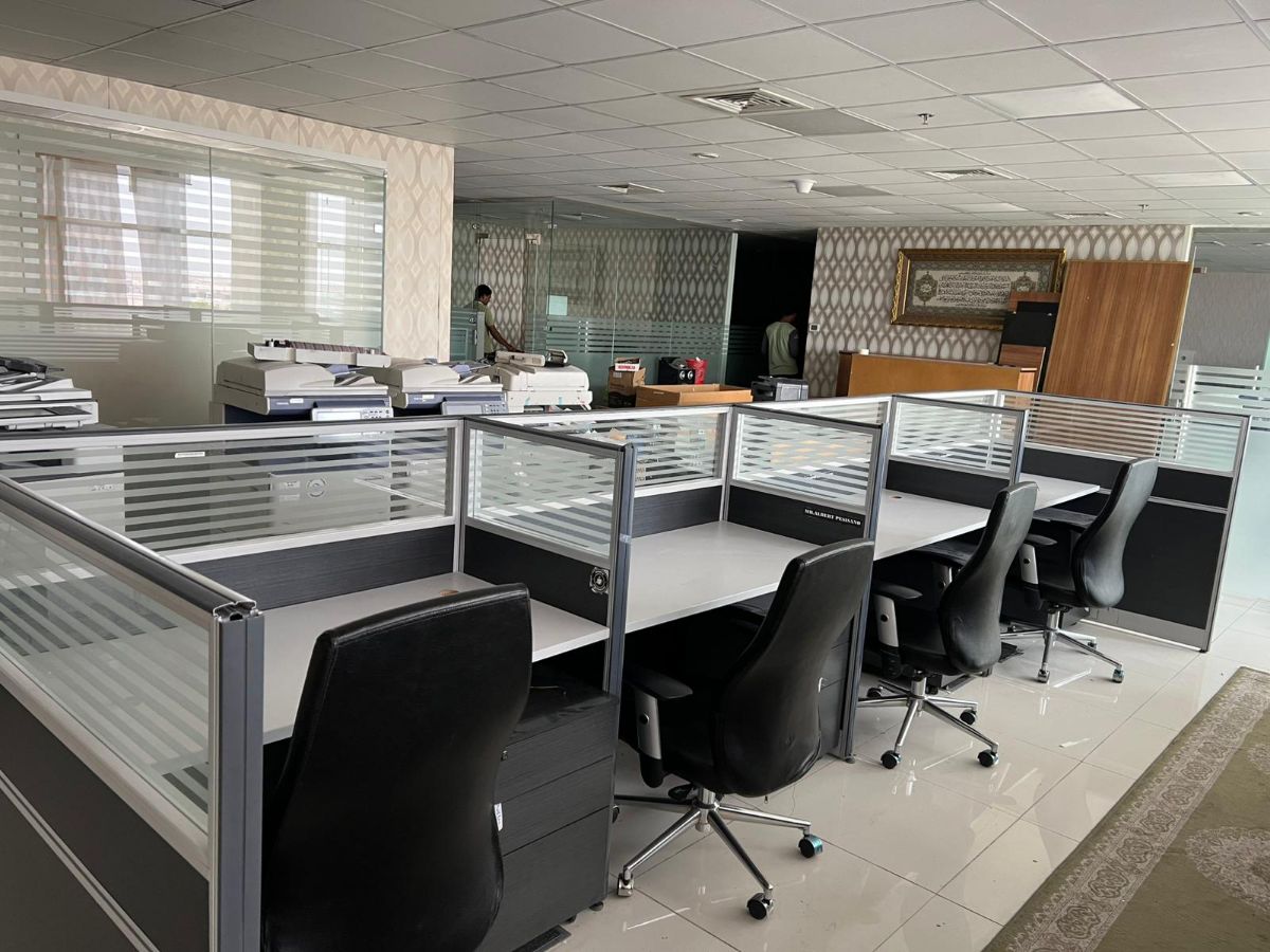 Used office desk study table metting table reception workstation sofa buy sell 33270617 - Image 11