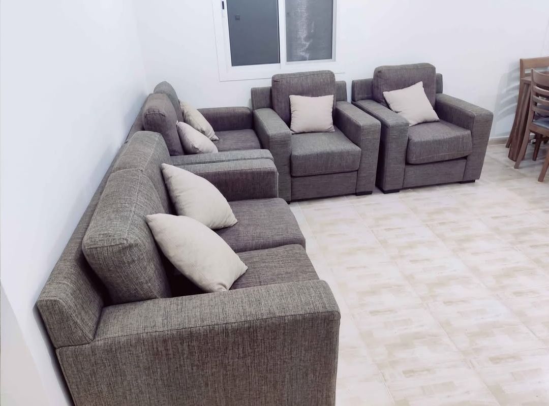 Qatar Airways furniture available - Image 20