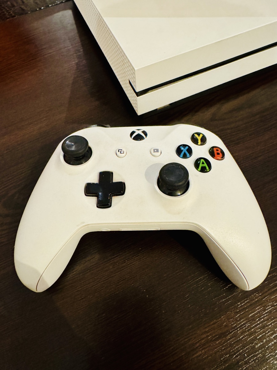 Xbox one S 1TB - Image 9