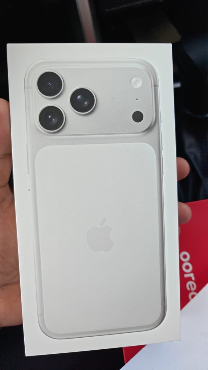 IPhone 17 Pro Max 256 gb Silver Arabic Version - Image 1
