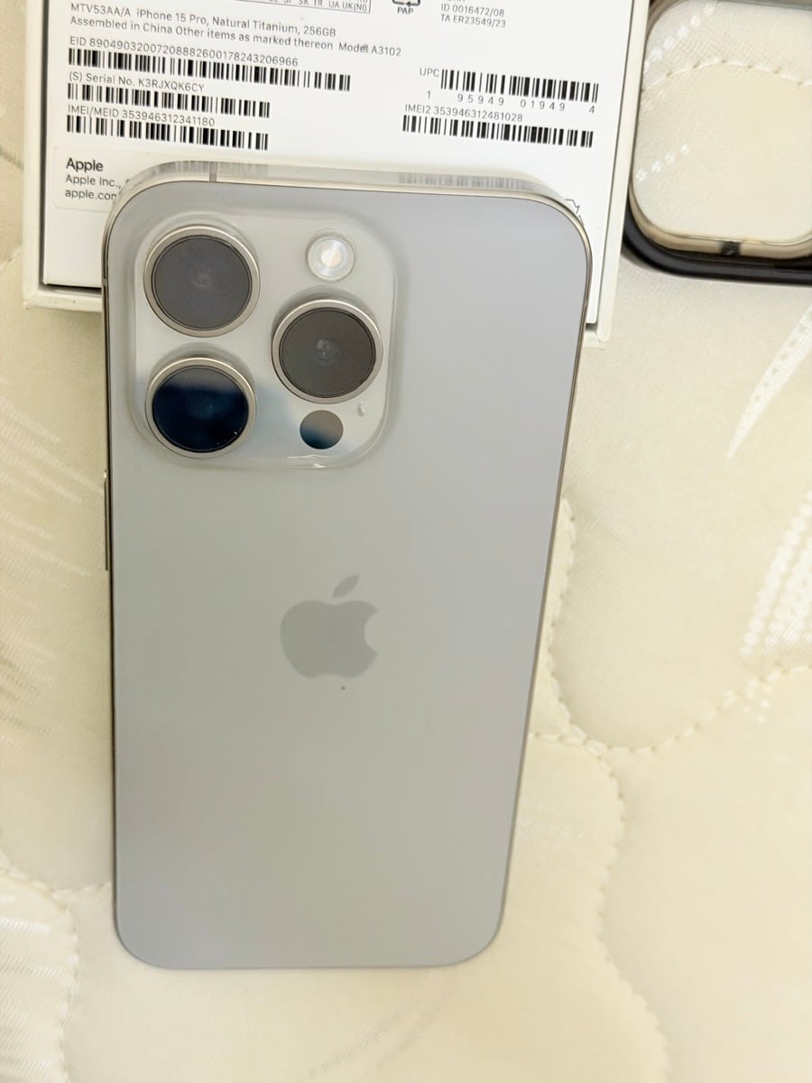 Apple iPhone 15 pro 256gb - Image 1