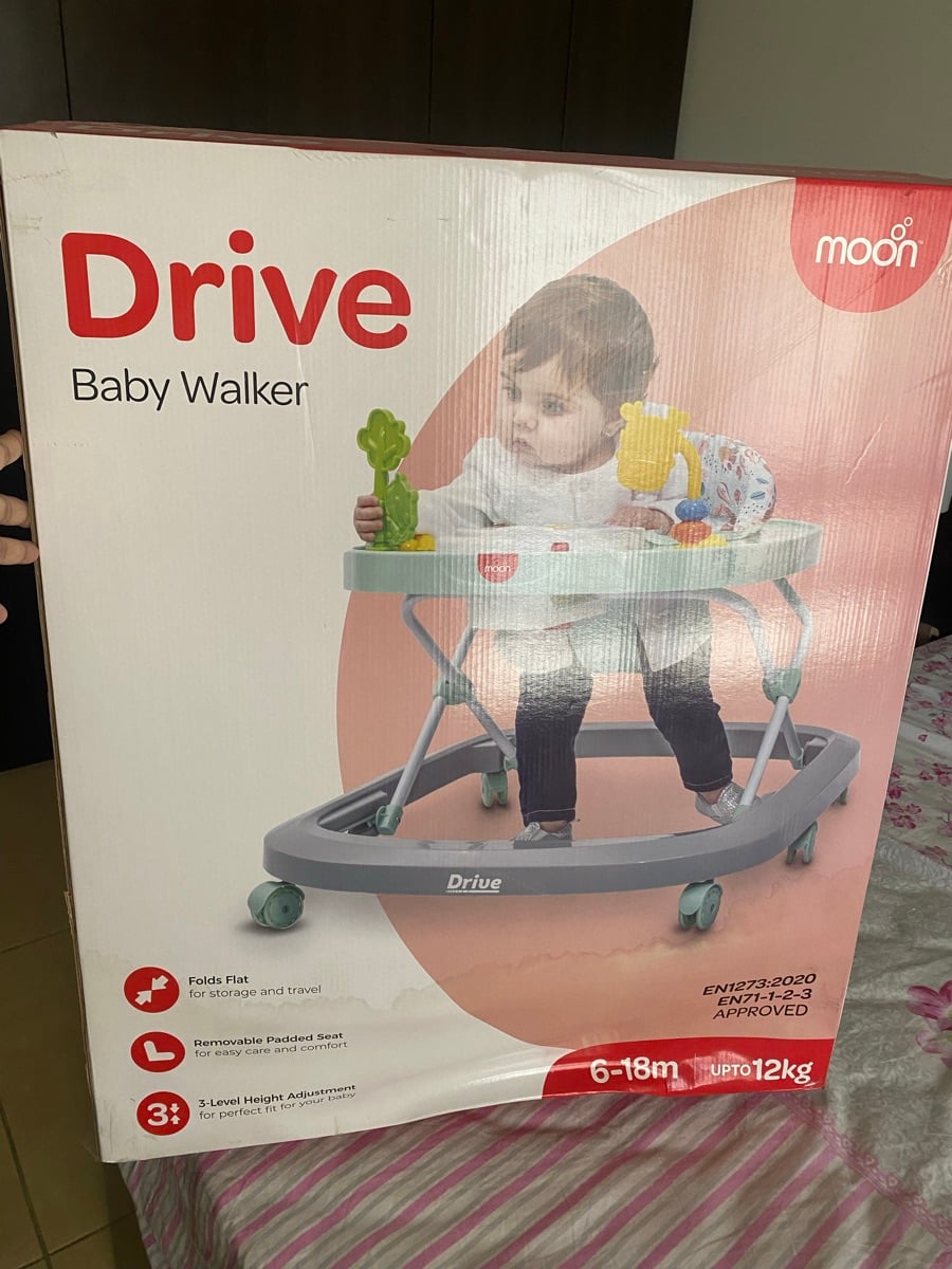 Baby walker (good as new) - Image 1