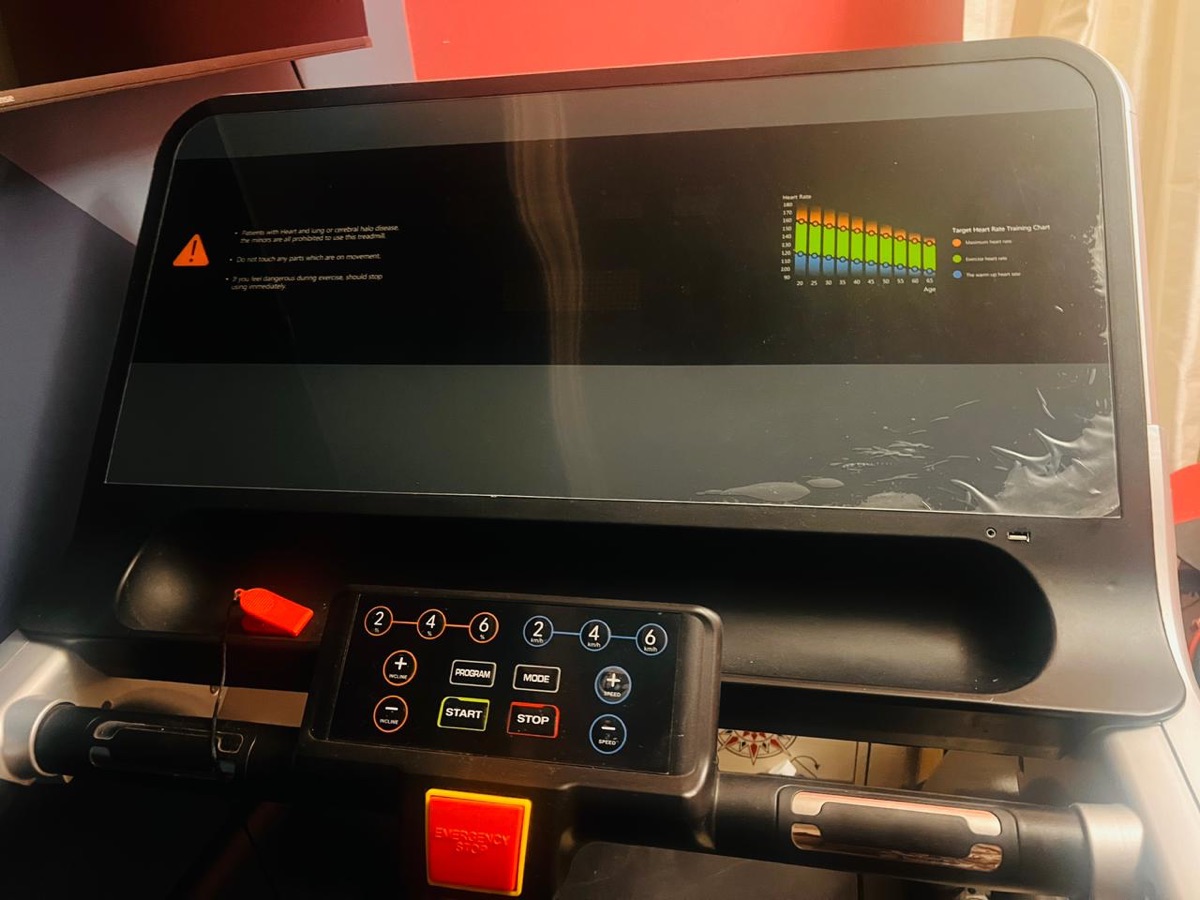 Commercial treadmill - Image 5