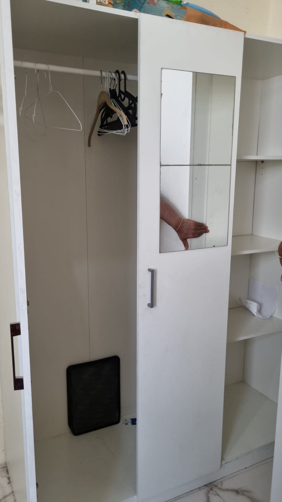 Refrigerator and other items. - Image 18