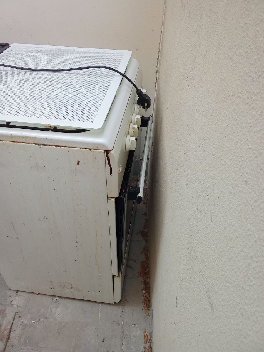 Cooker - Image 1