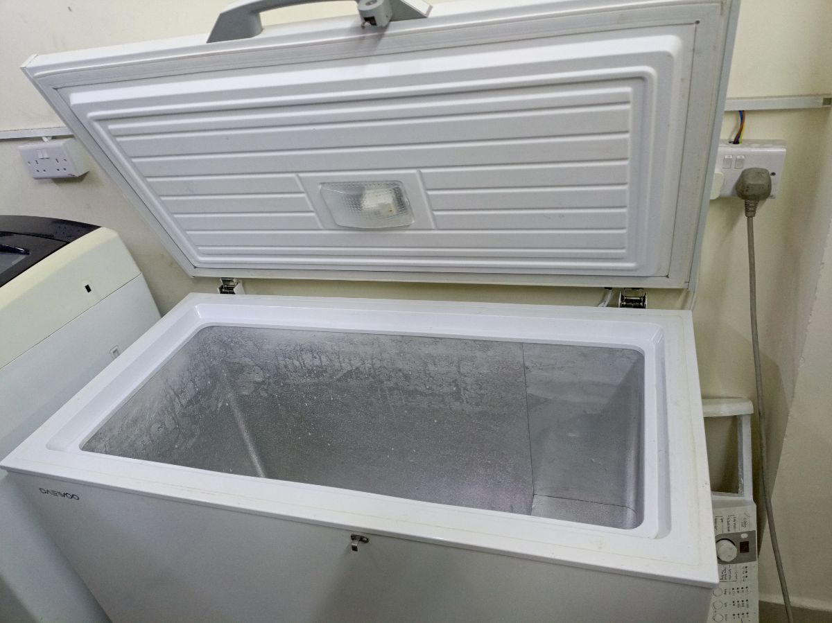 Deawoo deep freezer - Image 3