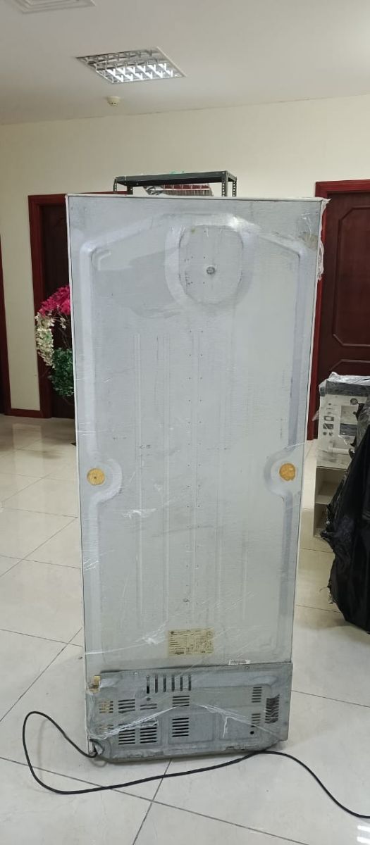 Refrigerator - Image 4