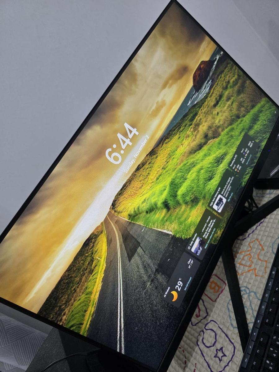Samsung Monitor 27 inch Led - Image 2