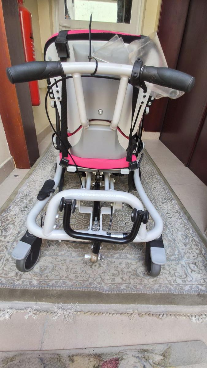 Children's wheelchair for home - Image 5