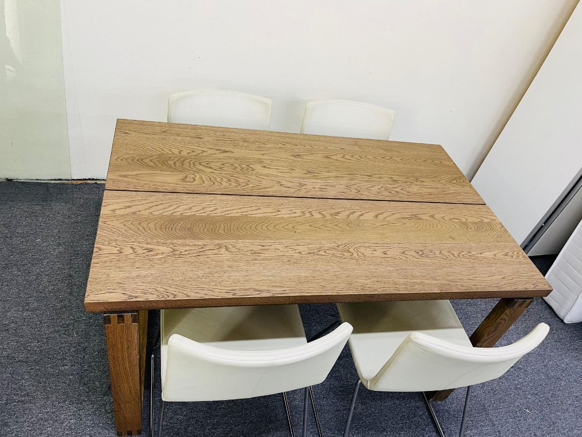 Dining table - Image 1