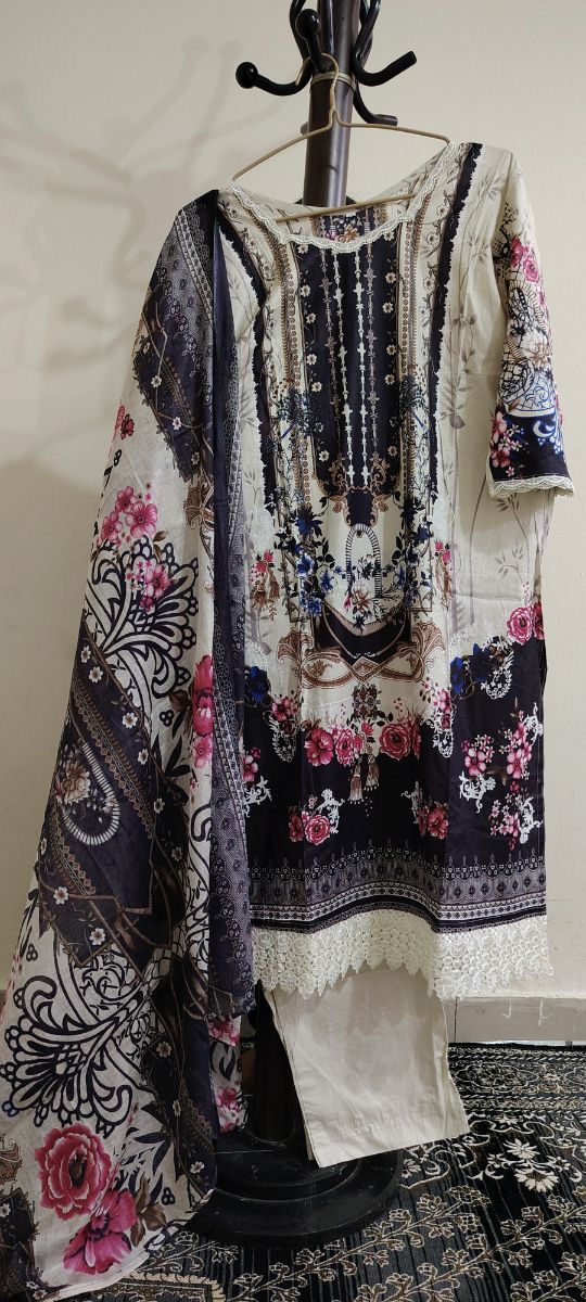 Pakistani Suites for sale - Image 12