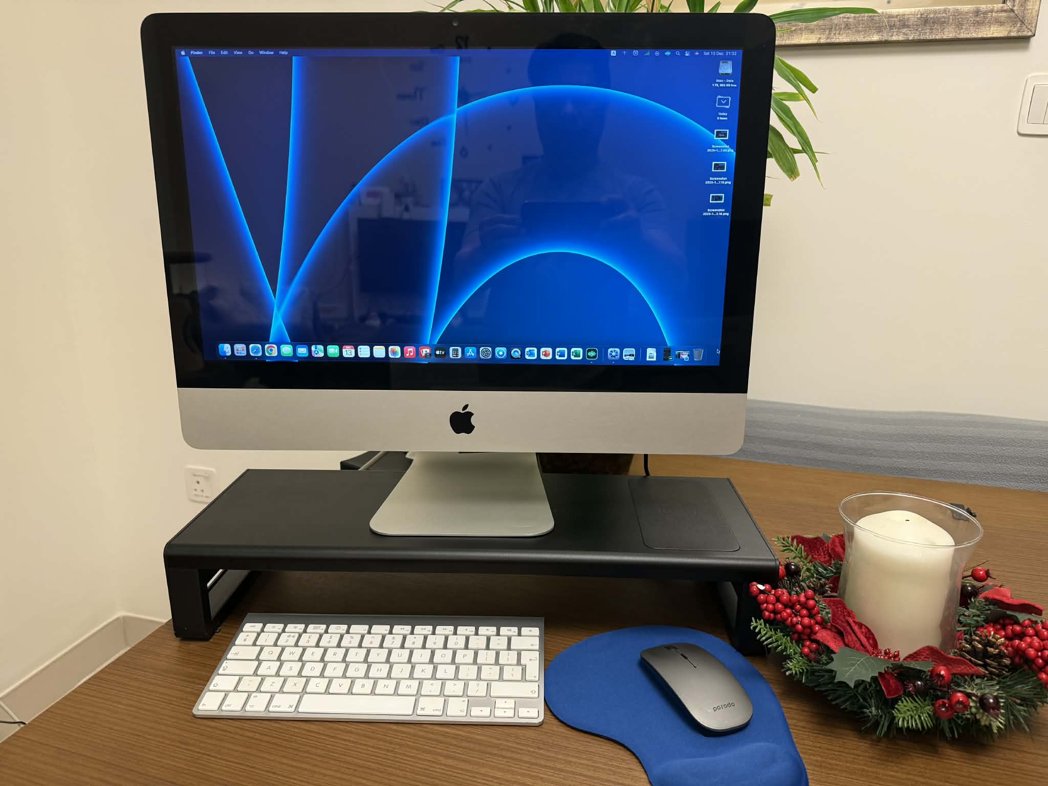 Imac 21.5 inch in great condition - Image 1