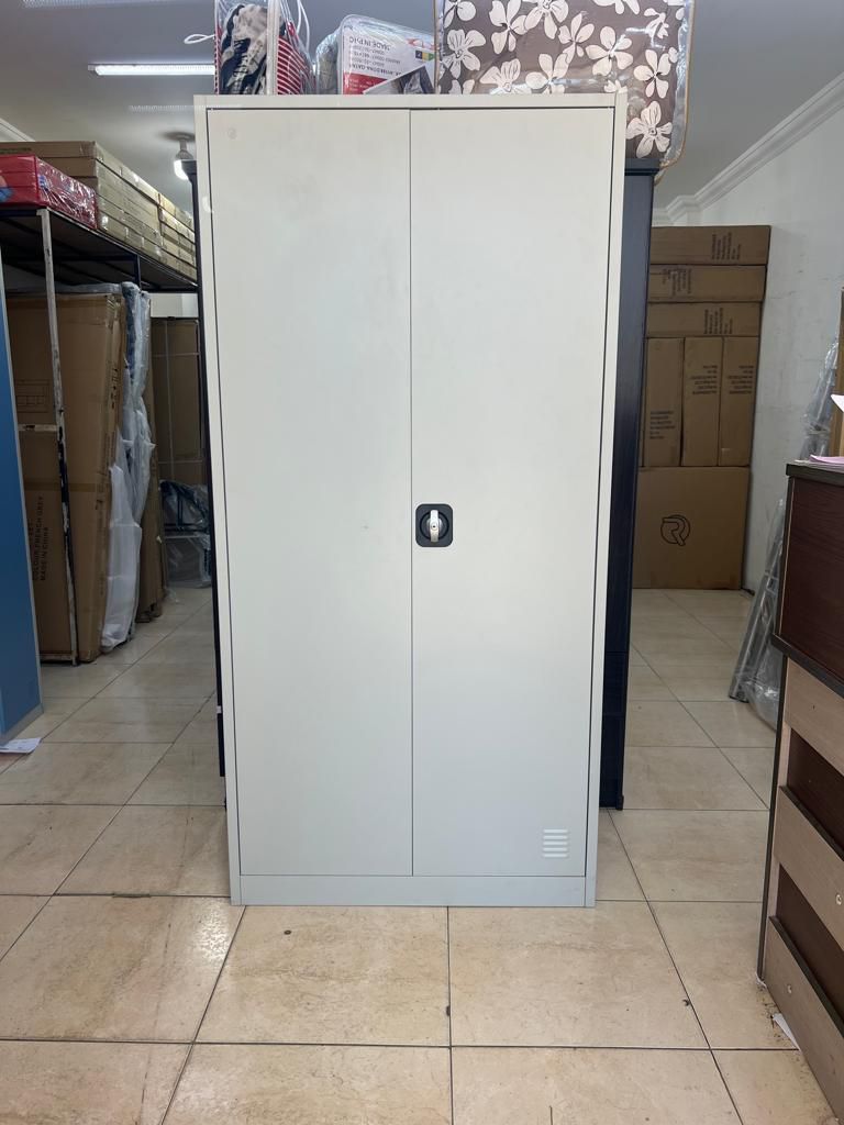STEEL CUPBOARD HEAVY 2DOORS WITH LOCKER  BRAND NEW SALE CONTACT 777661505 - Image 4
