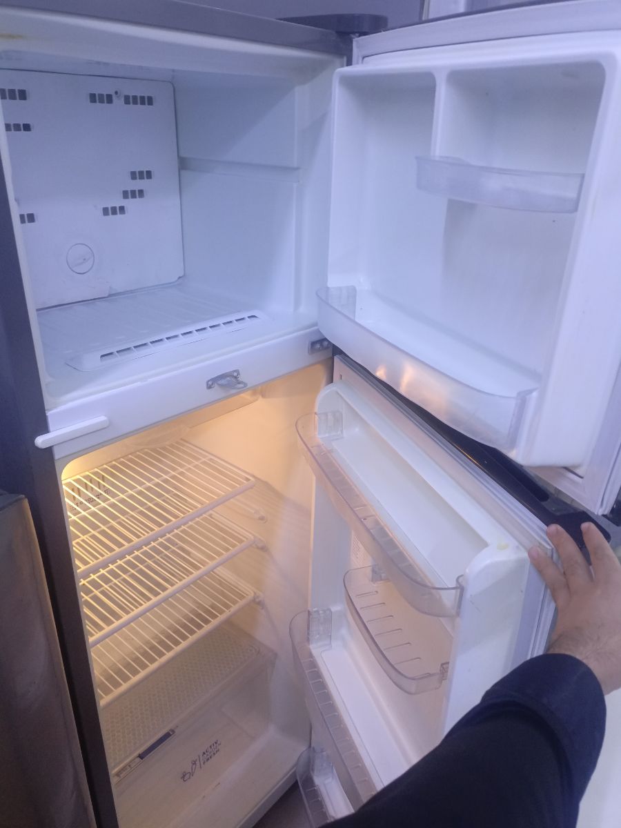 Elekta refrigerator - Image 2