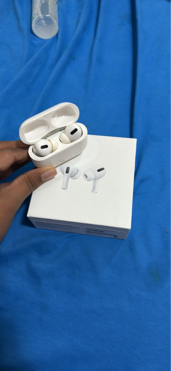 AirPod pros - Image 1