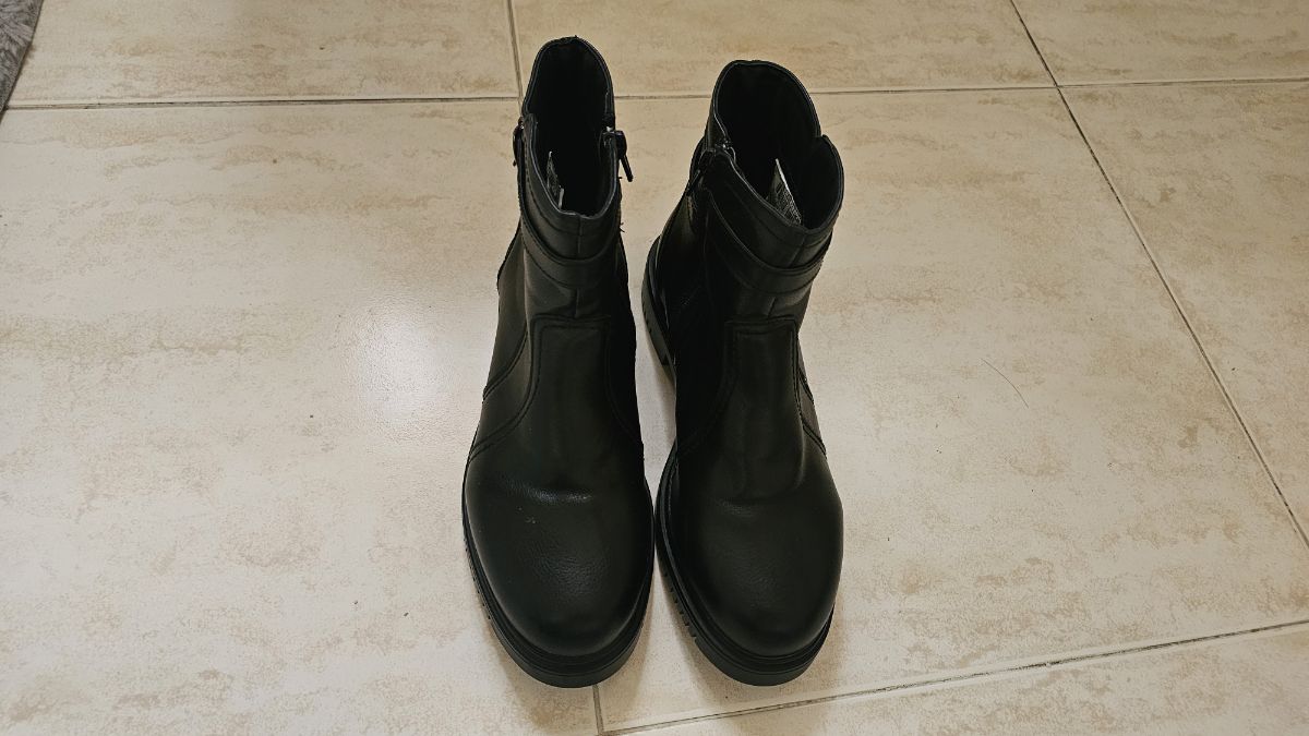 Ladies Boots very good condition - Image 4
