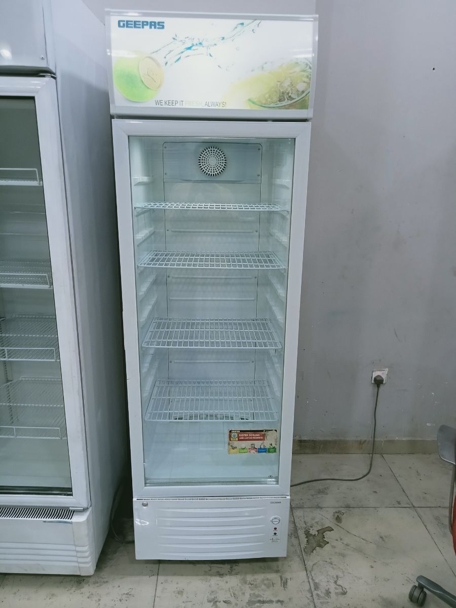 Geepas glass door chillar for sale - Image 1