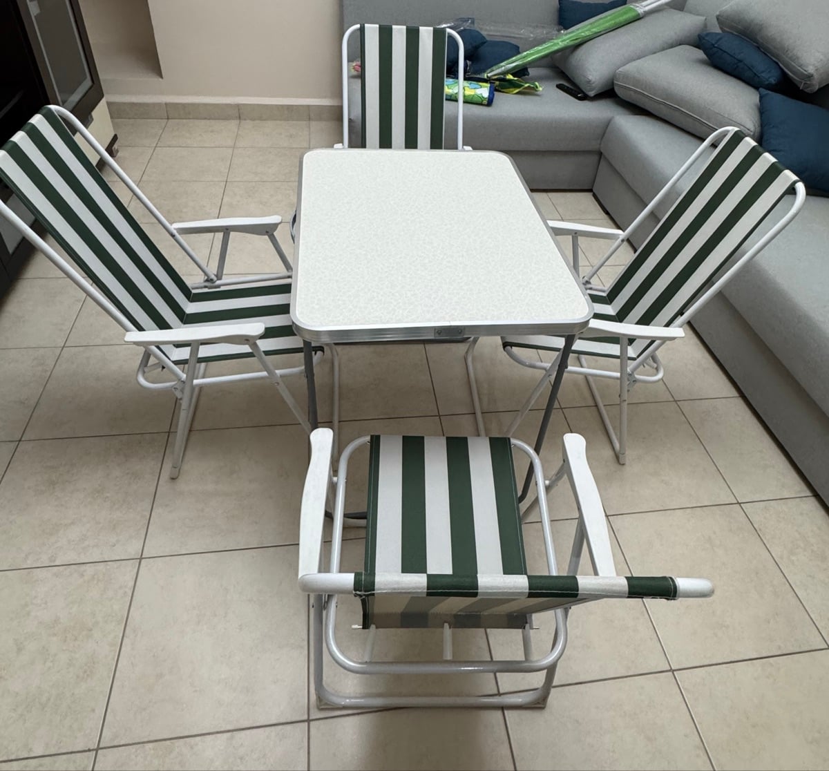 New 4 chairs + table + 2 umbrellas - Image 1
