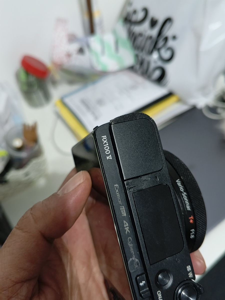 Sony RX100 Mark V - Image 1